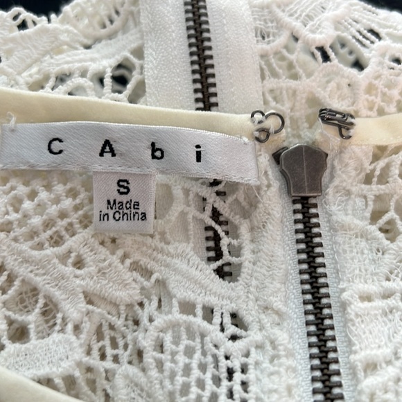 CAbi - Border Open Needle Lace Top Sz L - Picture 7 of 8